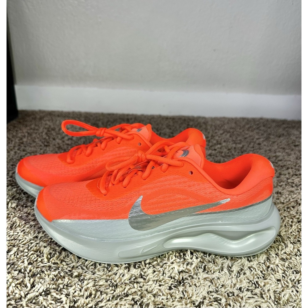 Nike Journey Run Premium Women's Sz 9 Crimson Orange Metallic Silver FZ3090-800